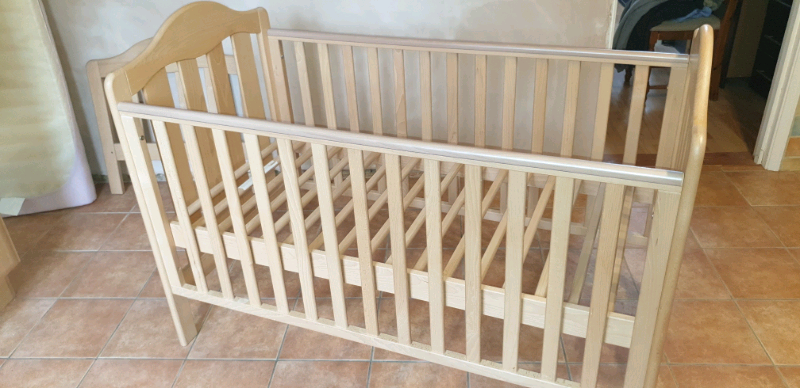 gumtree cot bed